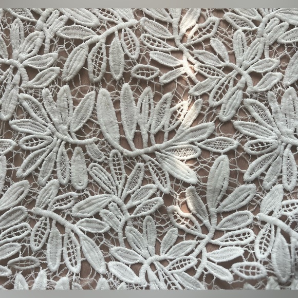 NWT Lulu's White Lace Dress - Picture 6 of 7